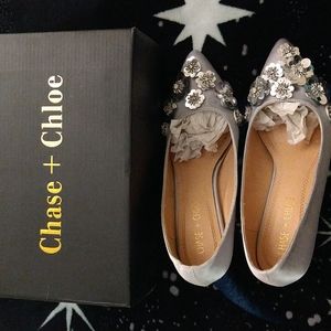 NBW New with original box Chase + Chloe Kitten heels gray shoes.